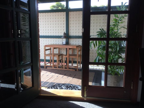 Wine And Roses Bed And Breakfast - Accommodation Asia 34