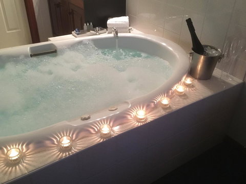 Wine And Roses Bed And Breakfast - Accommodation Asia 24