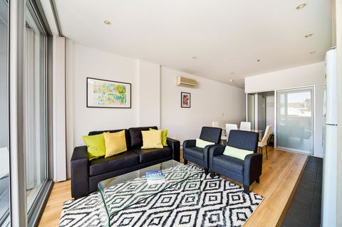 York Apartments - Accommodation Asia 18