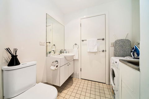 York Apartments - Accommodation Asia 17