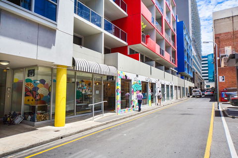 York Apartments - Accommodation Asia 28