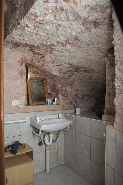 Ali\'s Underground Studio - Accommodation Asia 10