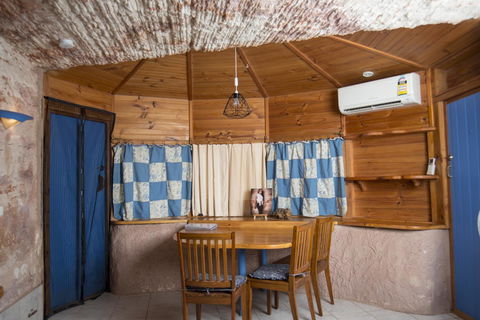 Ali\'s Underground Studio - Accommodation Asia 6