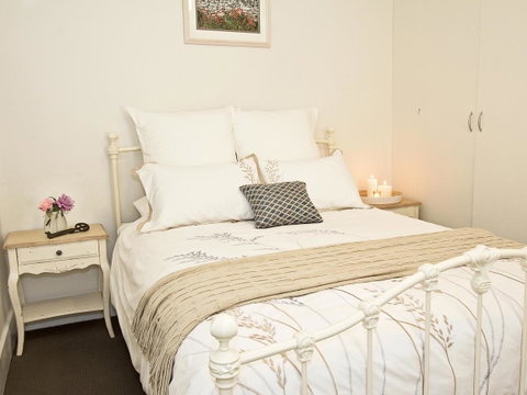 Queen's Cottage Barossa Valley - Accommodation Guide 5