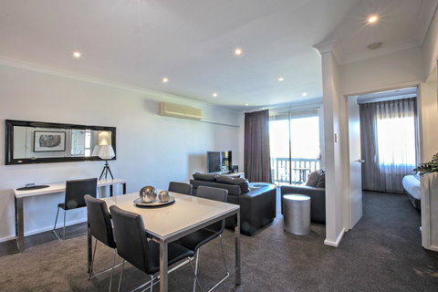 Adelaide DressCircle Apartments - Archer Street - Accommodation Asia 0