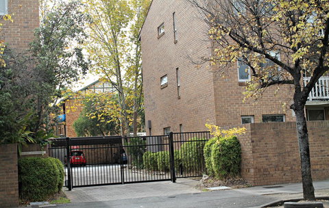 Adelaide DressCircle Apartments - Archer Street - Accommodation Asia 24