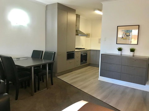 Adelaide DressCircle Apartments - Archer Street - Accommodation Asia 5