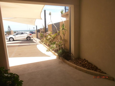 Atlantic West Beach Apartments - Accommodation Asia 4