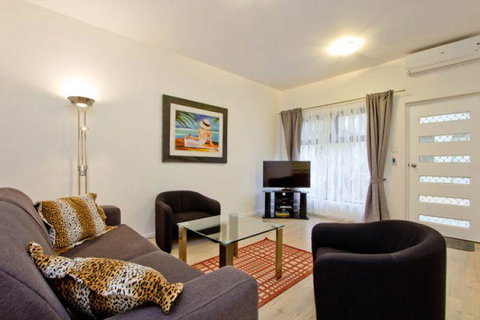 Atlantic West Beach Apartments - Accommodation Asia 1