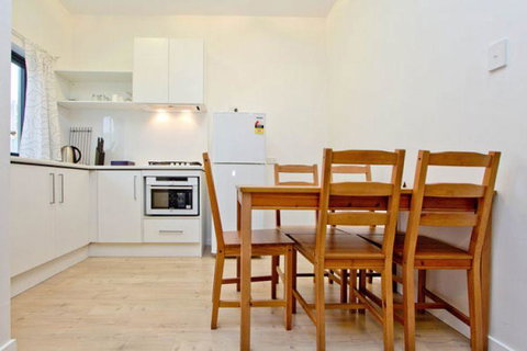 Atlantic West Beach Apartments - Accommodation Asia 18