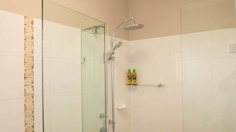 Rezare House Bed & Breakfast - Accommodation Asia 24