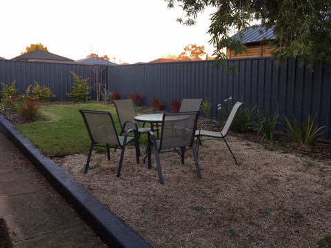 Windsor Gardens Home - Accommodation Asia 15