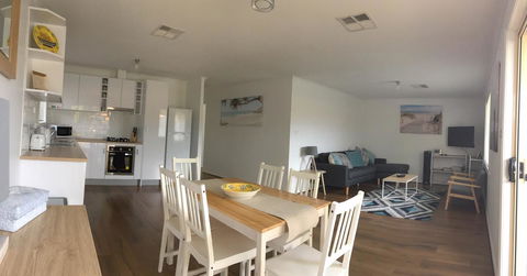Windsor Gardens Home - Accommodation Asia 9