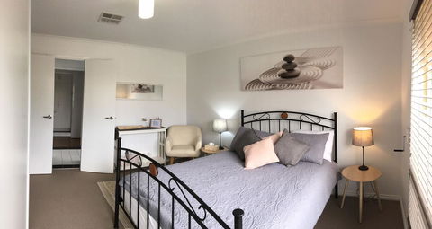 Windsor Gardens Home - Accommodation Asia 0