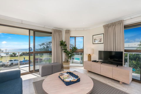 Bayview Beachfront Apartments, In Town Right On The Beach - Accommodation Guide 36