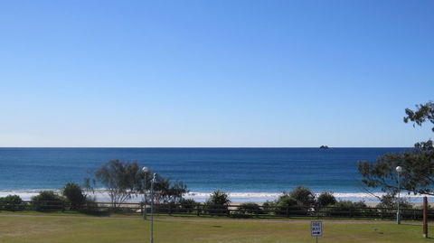 Bayview Beachfront Apartments, In Town Right On The Beach - Accommodation Guide 28