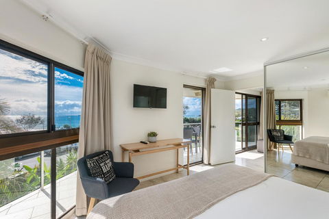 Bayview Beachfront Apartments, In Town Right On The Beach - Accommodation Guide 33