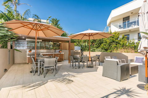 Bayview Beachfront Apartments, In Town Right On The Beach - Accommodation Guide 9