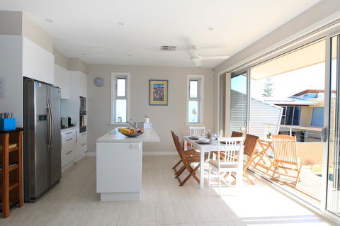 Elandra Holiday Home - Accommodation Asia 8