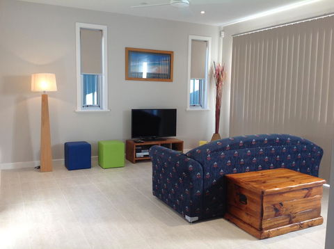 Elandra Holiday Home - Accommodation Asia 9