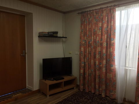 Kingscote Central - Accommodation Guide 2