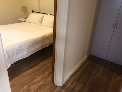 Kingscote Central - Accommodation Guide 5
