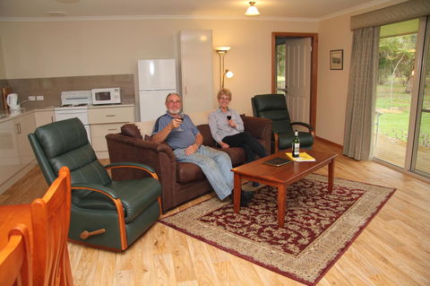 Camawald Coonawarra Cottage B&B - Accommodation Asia 4