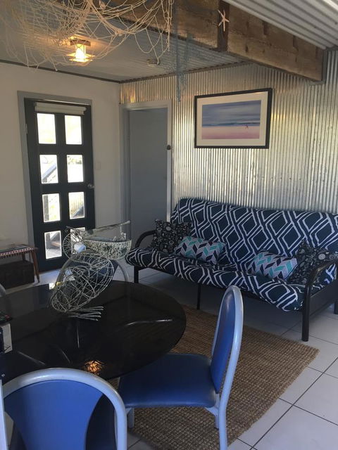 SHAKIN' SHACK - Accommodation Asia 13