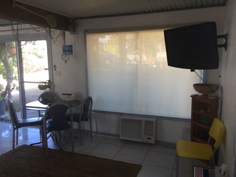 SHAKIN' SHACK - Accommodation Asia 12