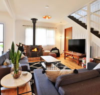 Hudson Bay  Basin View-Pet Friendly-15 Mins to Hyams Beach - Accommodation Asia