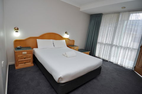 Hilton Beachfront Motel - Accommodation Asia 24