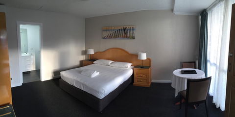 Hilton Beachfront Motel - Accommodation Asia 27