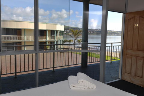 Hilton Beachfront Motel - Accommodation Asia 0