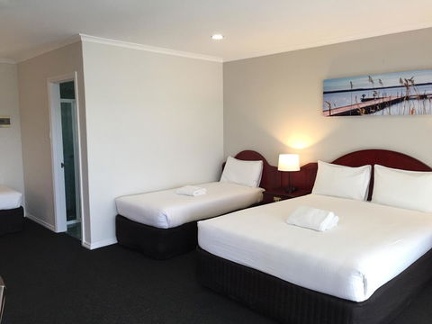 Hilton Beachfront Motel - Accommodation Asia 20