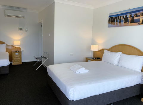 Hilton Beachfront Motel - Accommodation Asia 2