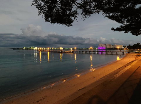 Hilton Beachfront Motel - Accommodation Asia 10