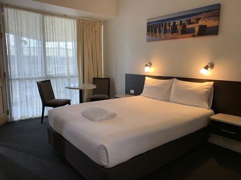 Hilton Beachfront Motel - Accommodation Asia 1