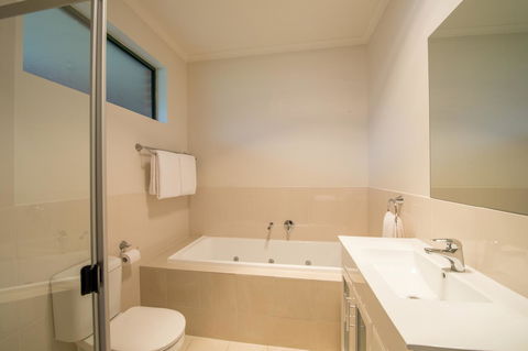 Clare Country Club - Accommodation Asia 16