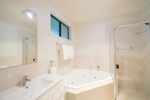 Clare Country Club - Accommodation Asia 19