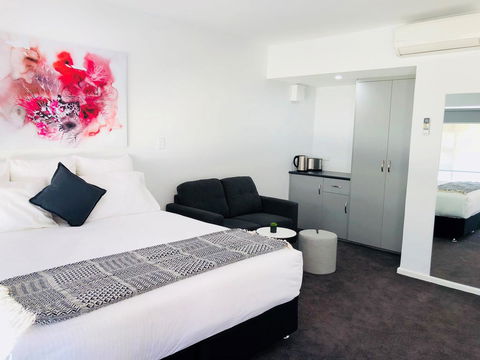 The Avenue Inn - Accommodation Asia 0