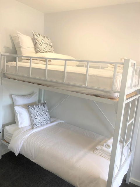 The Avenue Inn - Accommodation Asia 26