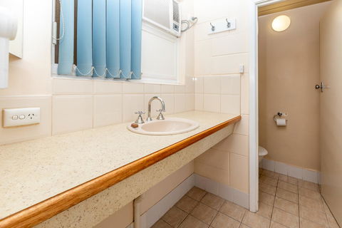 Blue Seas Motel - Accommodation Asia 4