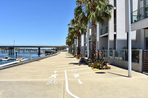 Breakwater Apartment - Accommodation Asia 5