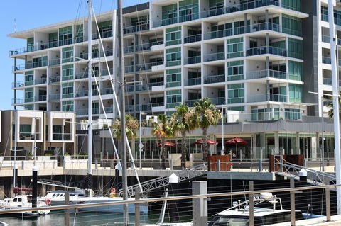 Breakwater Apartment - Accommodation Asia 0