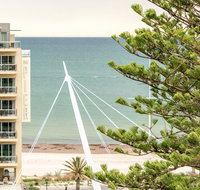Beachside luxury  comfort ocean views in Glenelg - Accommodation Guide