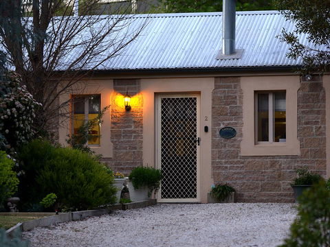 Riesling Trail & Clare Valley Cottages - Accommodation Asia 4