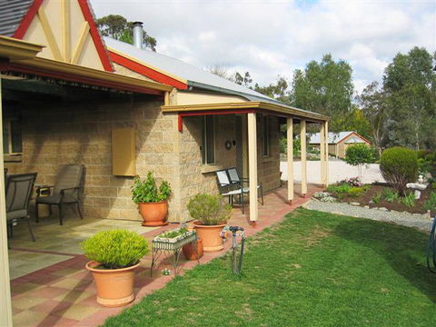 Riesling Trail & Clare Valley Cottages - Accommodation Asia 2