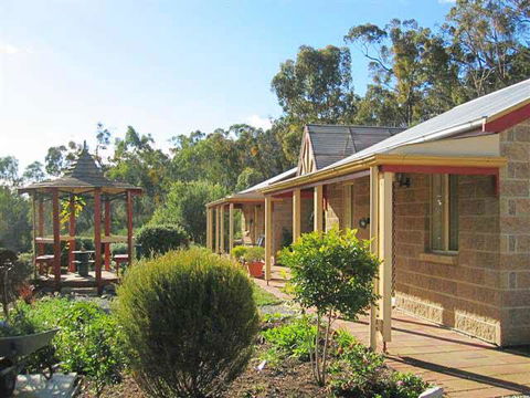 Riesling Trail & Clare Valley Cottages - Accommodation Asia 0
