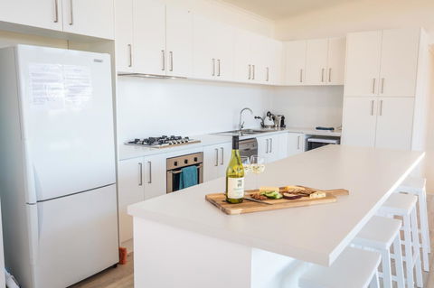 Middle River Beach House, Western House - Accommodation Asia 3