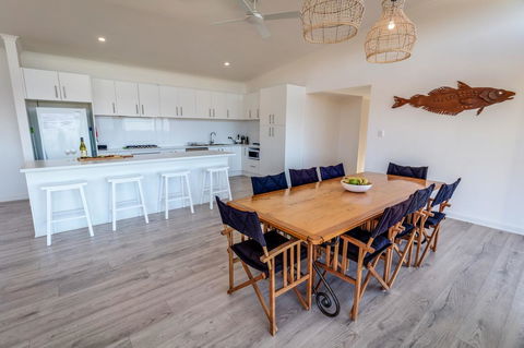 Middle River Beach House, Western House - Accommodation Asia 4